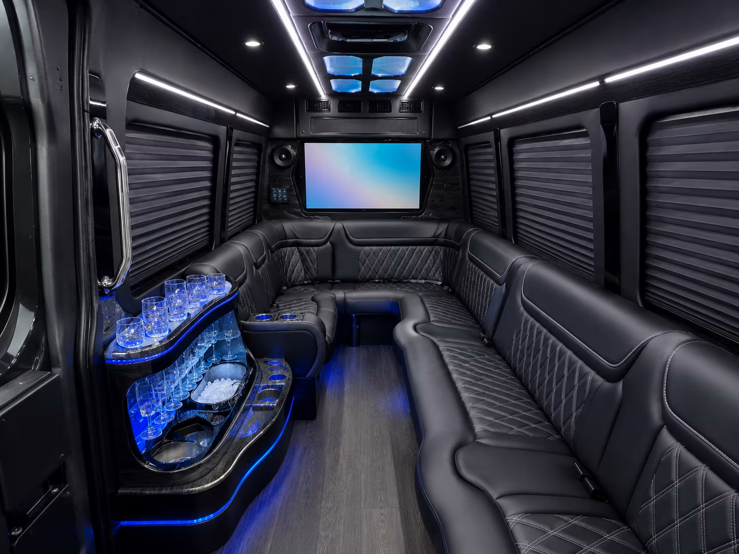 why roswell government and military groups choose roswellcharterbuscompany com for long distance charters